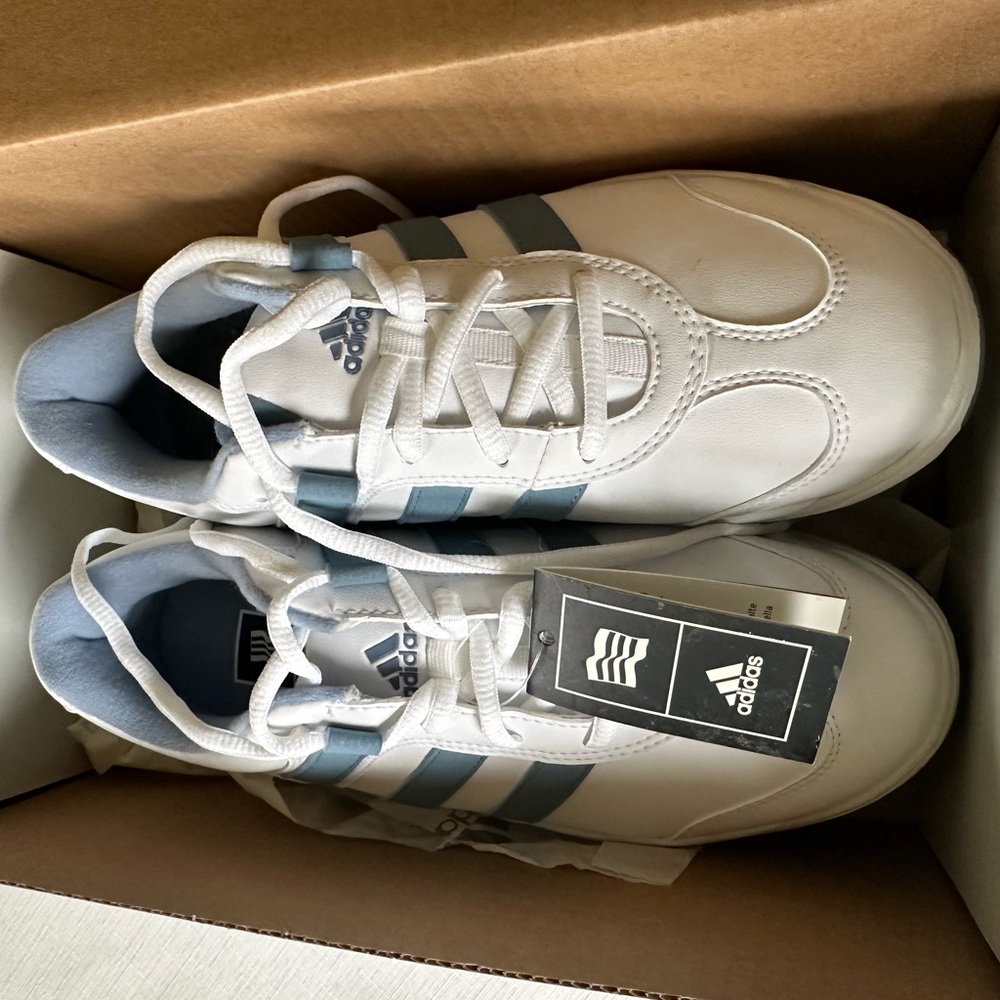 Brand new Adidas Traxion Adidas shoes woman’s size 7
